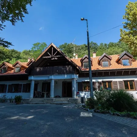 Alsovadacs Vadaszhaz Panzio Sutto